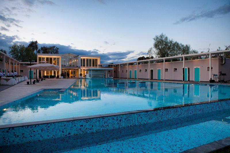Plana Hotel Castel Volturno Bagian luar foto